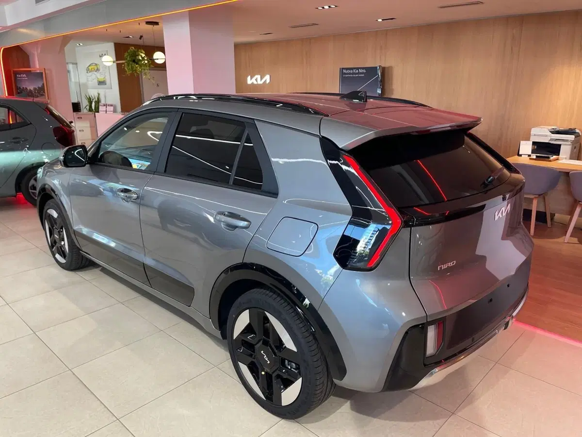 Kia Niro nuova a Napoli (5)