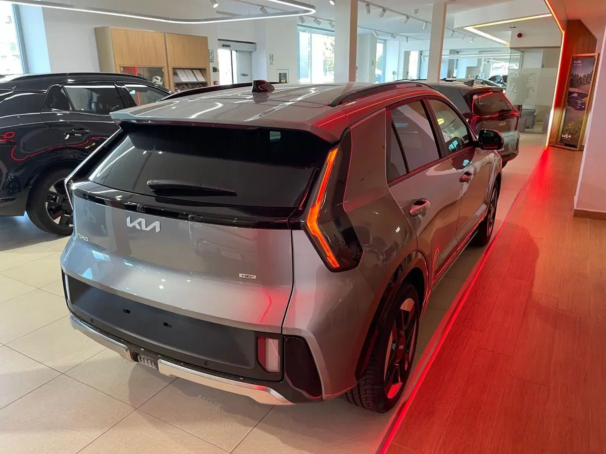 Kia Niro nuova a Napoli (6)