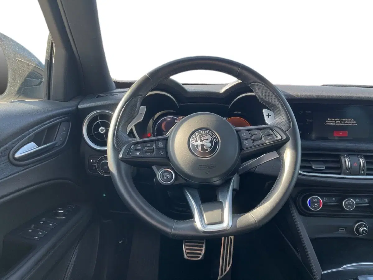 Alfa Romeo Stelvio usata a Torino (11)