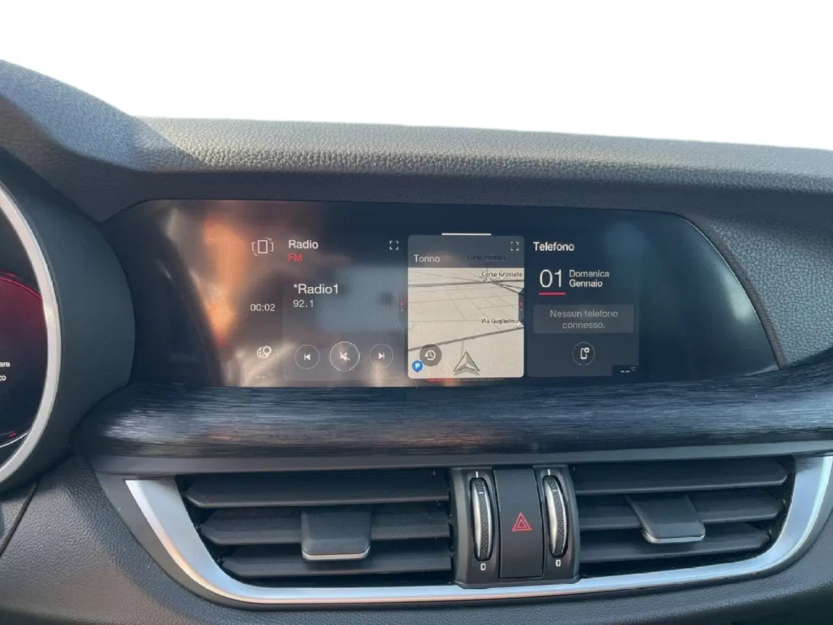 Alfa Romeo Stelvio usata a Torino (13)