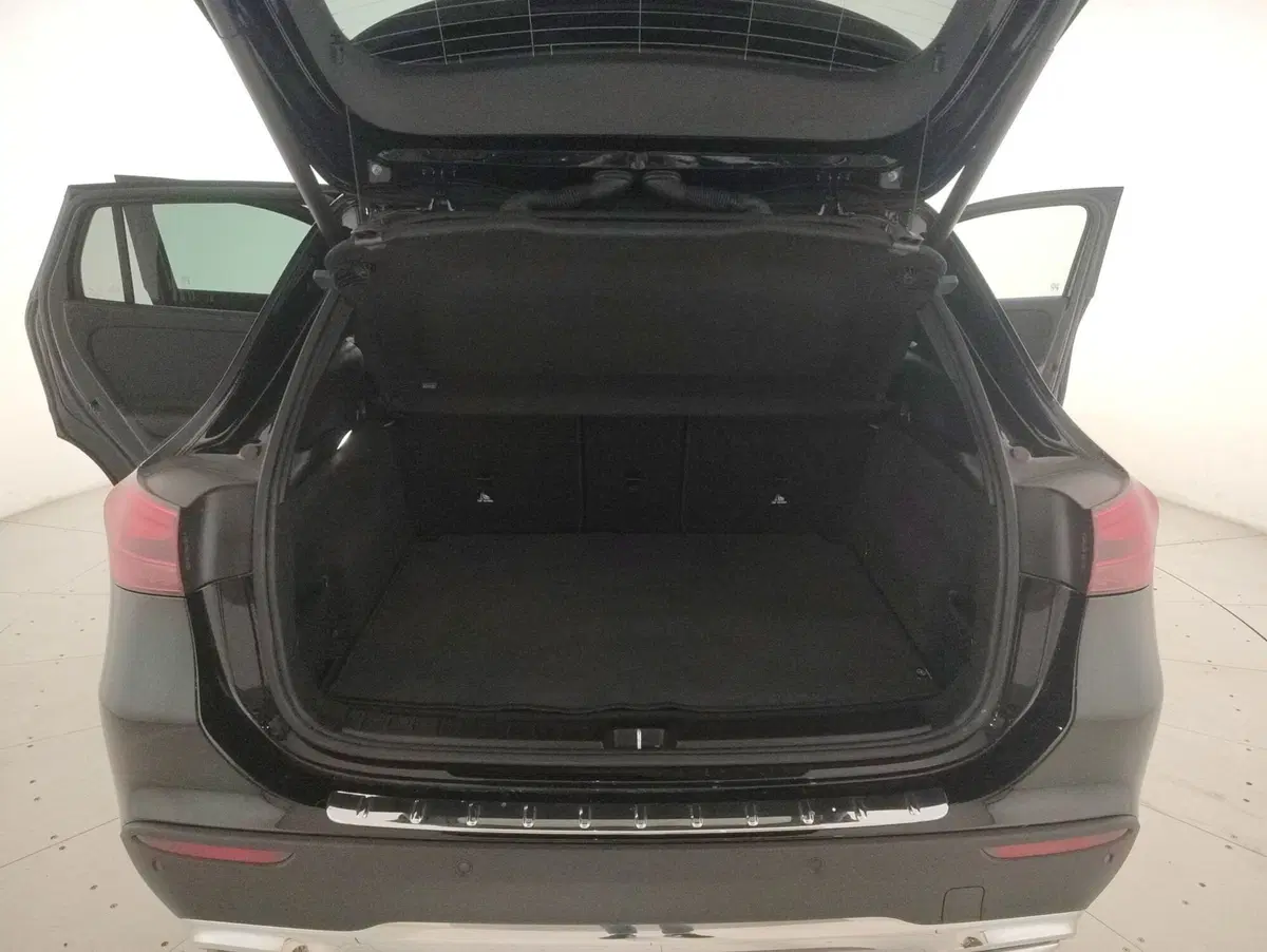 Mercedes-Benz GLA SUV usata a Alessandria (9)