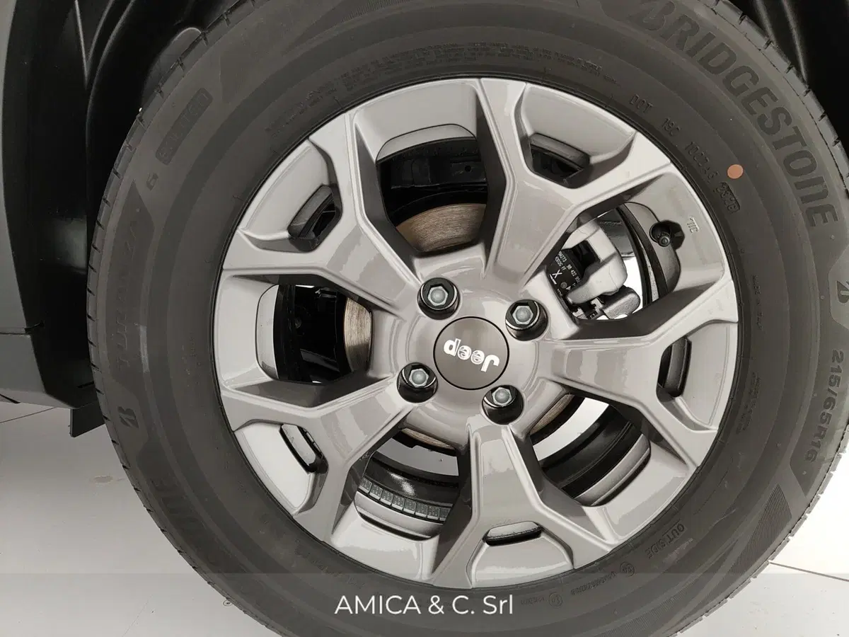 Jeep Avenger nuova a Caserta (11)