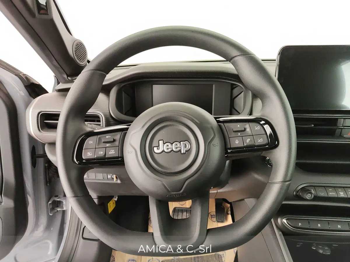 Jeep Avenger nuova a Caserta (20)
