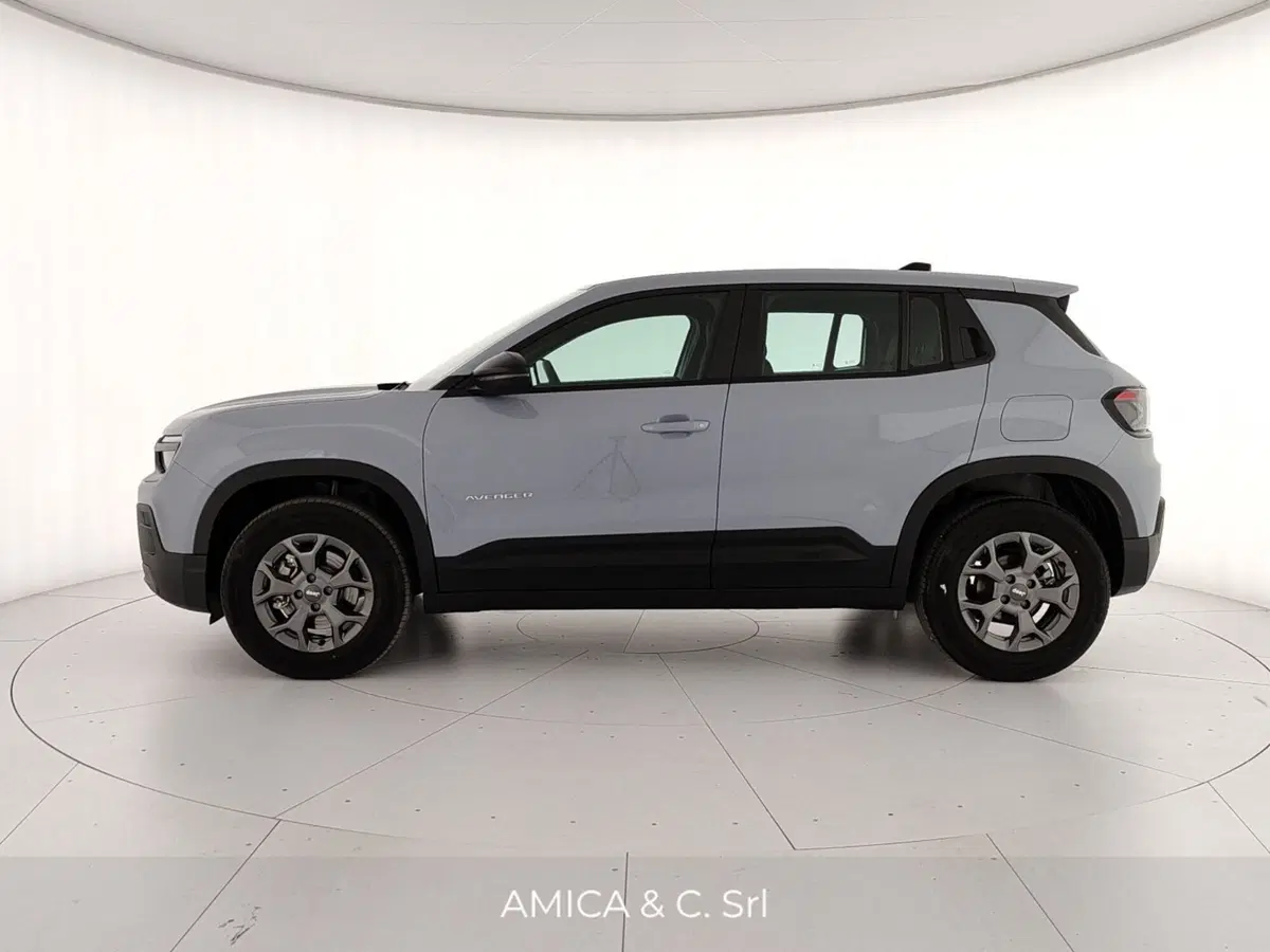Jeep Avenger nuova a Caserta (4)