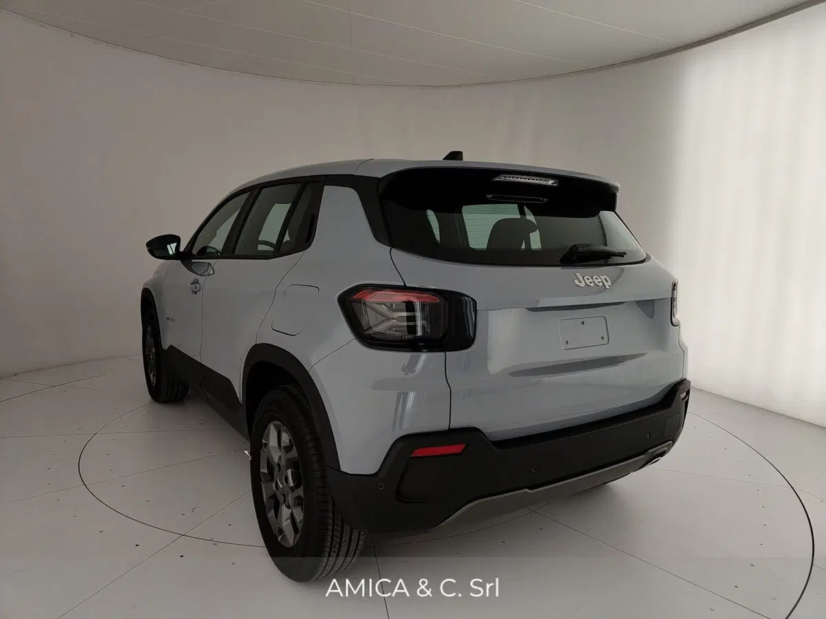 Jeep Avenger nuova a Caserta (9)
