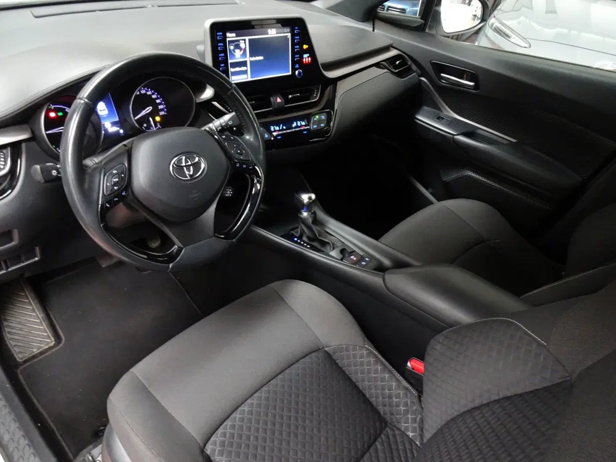 Toyota Toyota C-HR usata a Venezia (7)