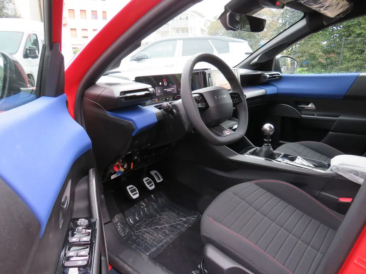 Lancia Ypsilon nuova a Monza e Brianza (11)