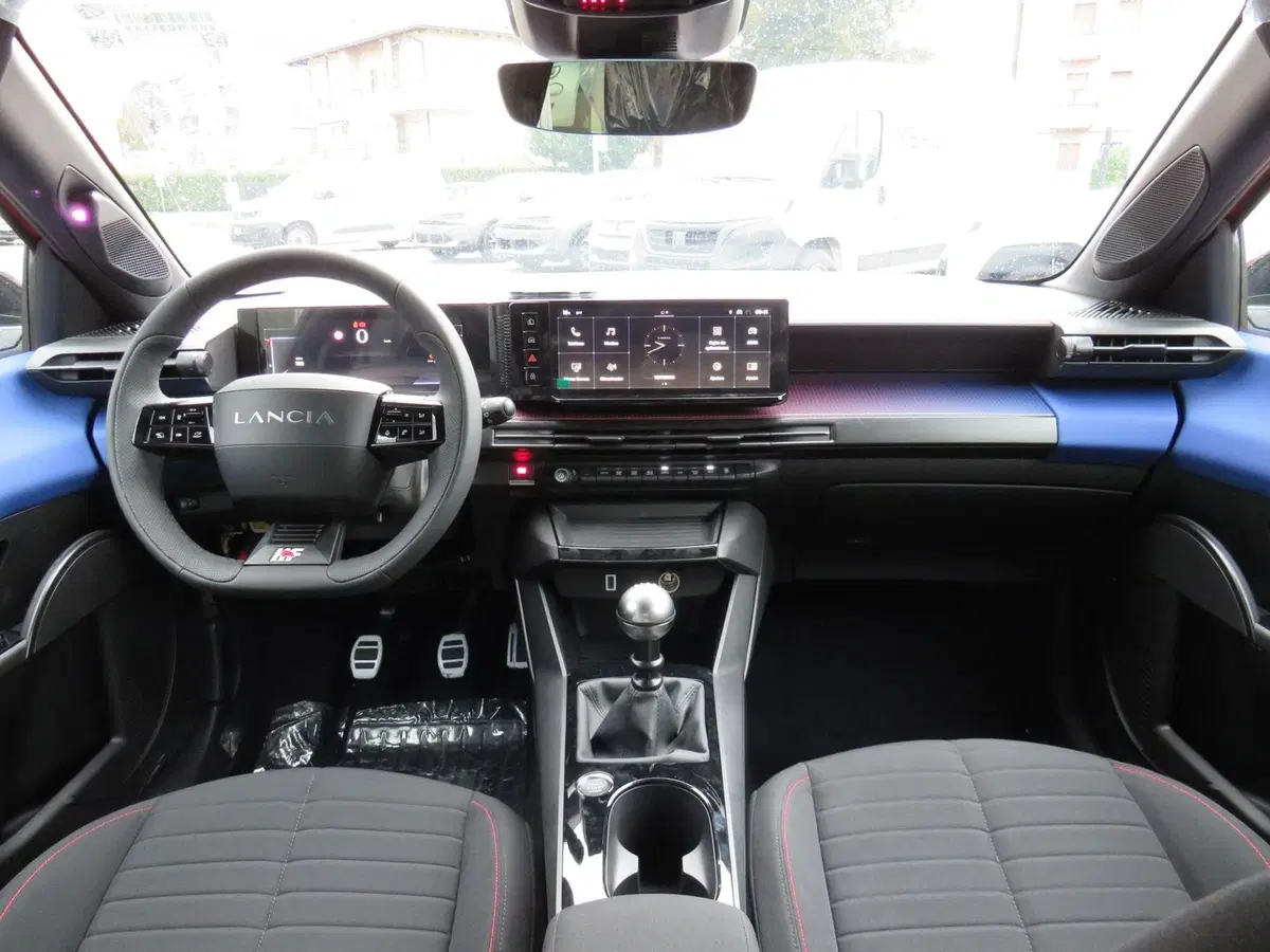 Lancia Ypsilon nuova a Monza e Brianza (14)