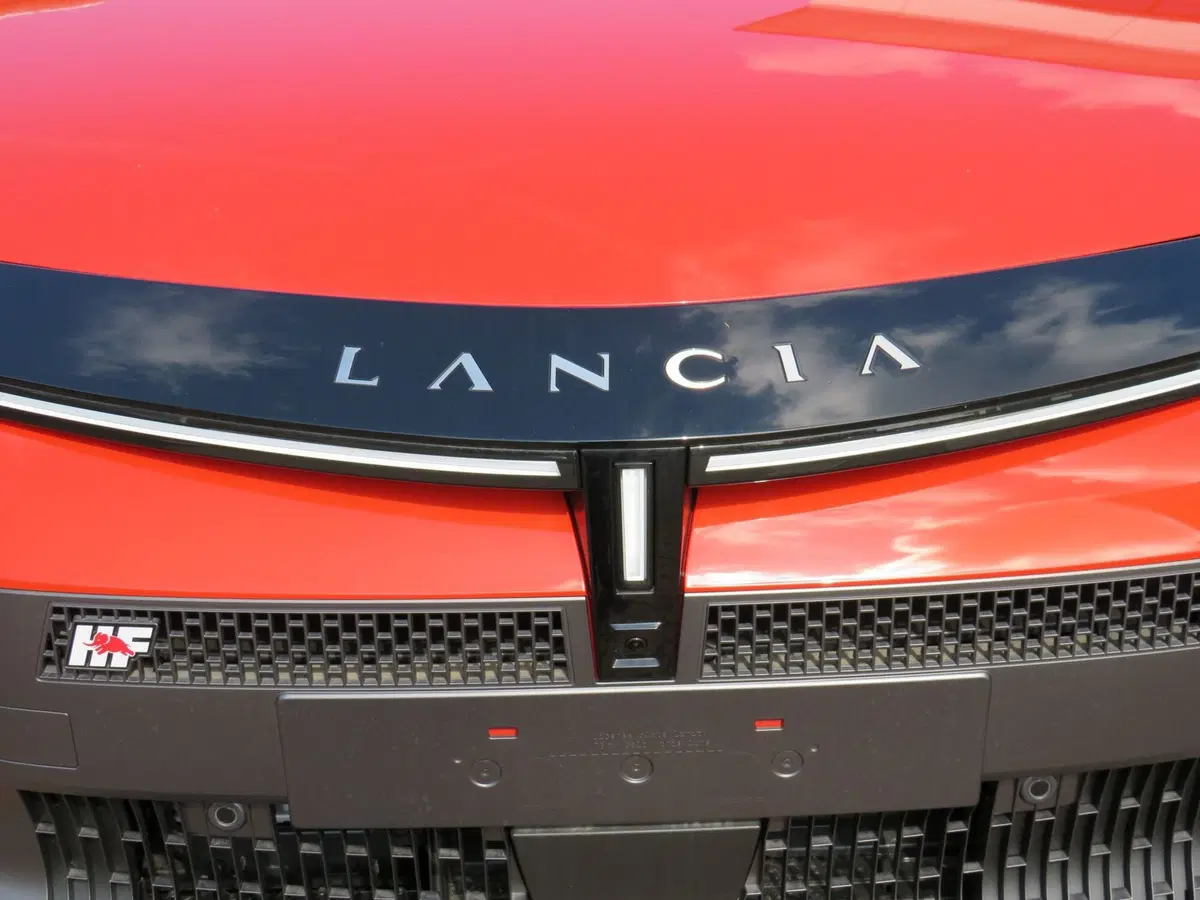 Lancia Ypsilon nuova a Monza e Brianza (5)
