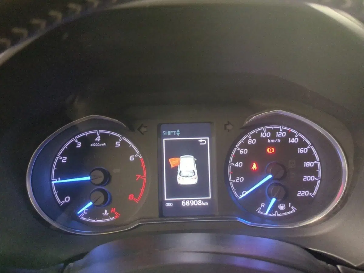 Toyota Yaris usata a Milano (13)