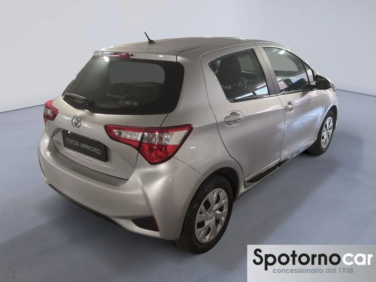 Toyota Yaris usata a Milano (7)