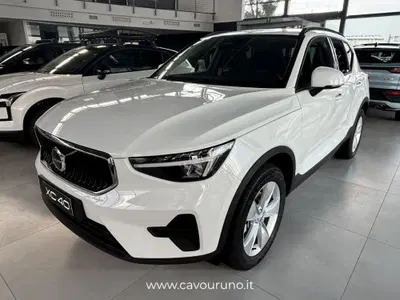 Volvo XC40 B3 automatico Essential nuova a Ferrara