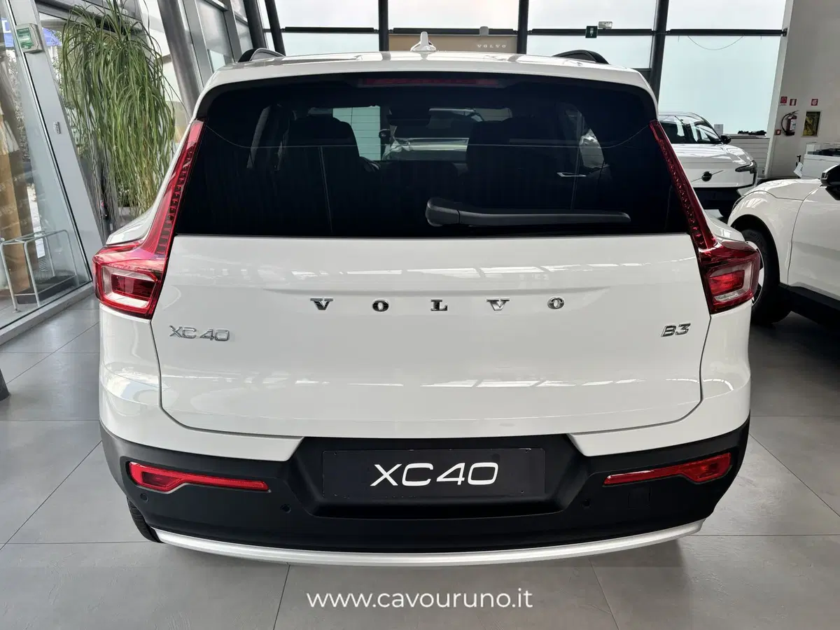 Volvo XC40 nuova a Ferrara (11)