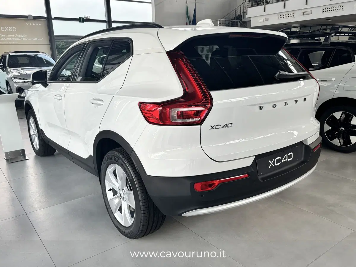 Volvo XC40 nuova a Ferrara (12)