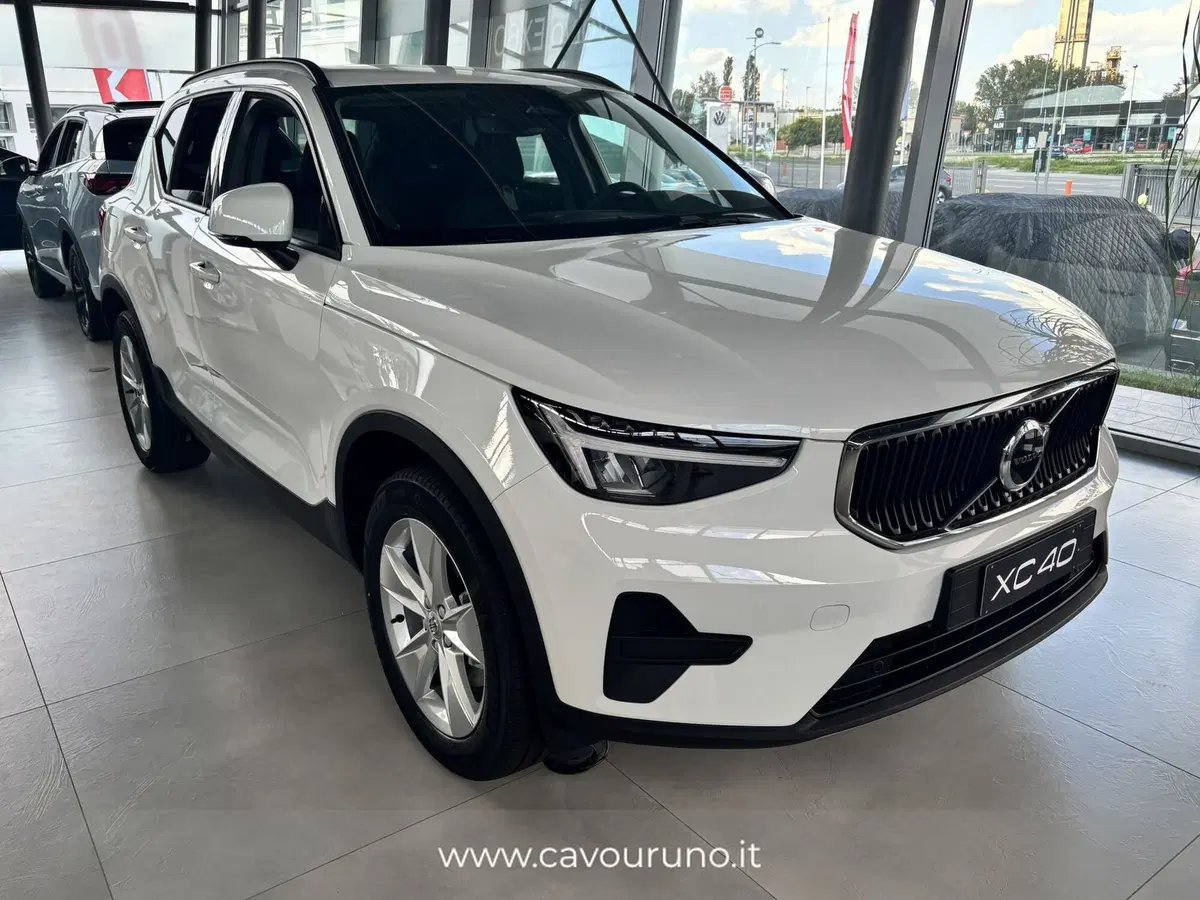 Volvo XC40 nuova a Ferrara (3)