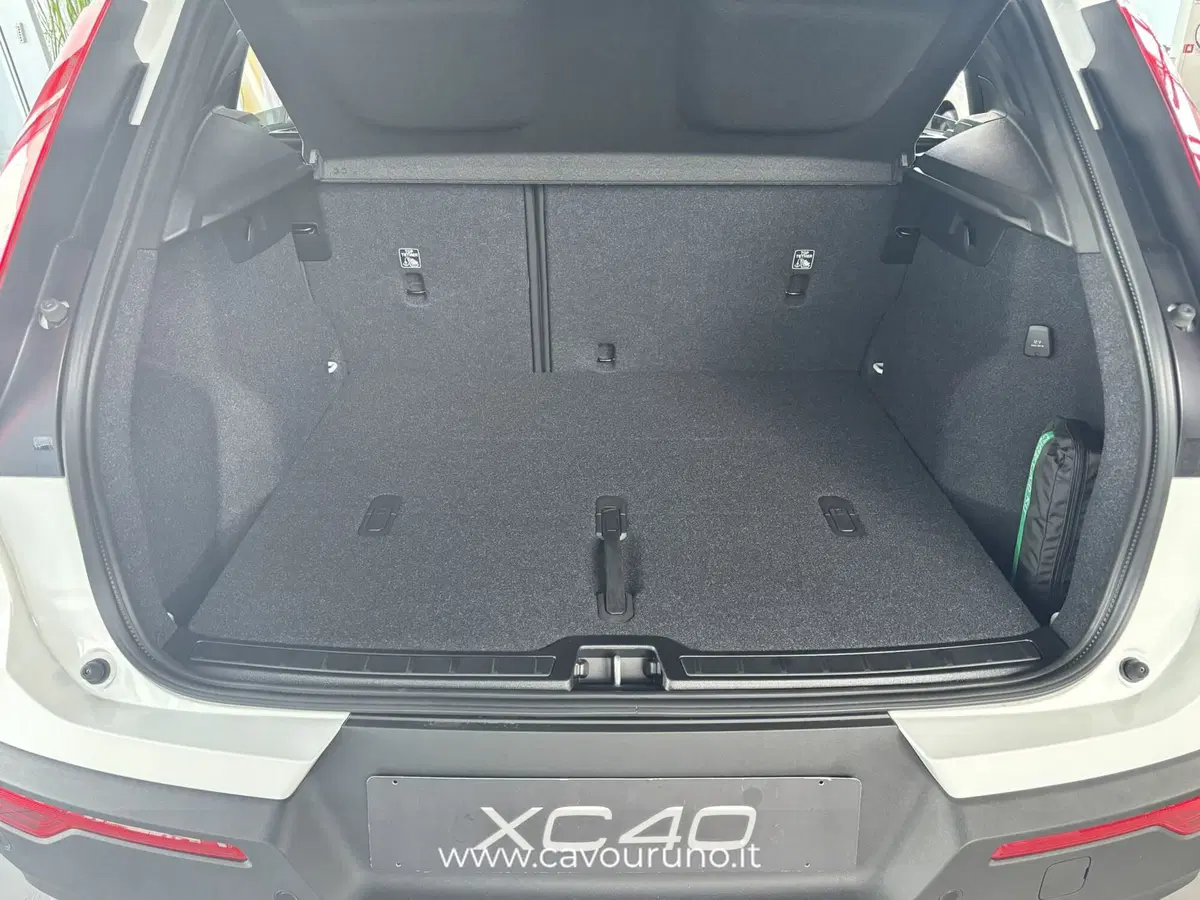 Volvo XC40 nuova a Ferrara (9)