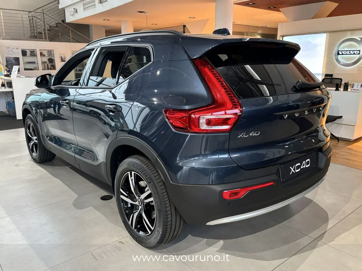 Volvo XC40 nuova a Ferrara (10)