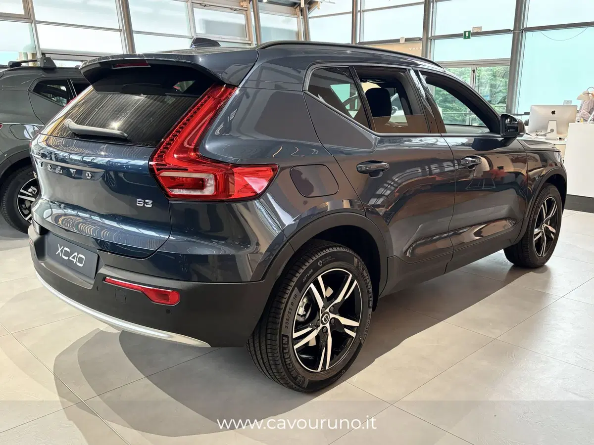 Volvo XC40 nuova a Ferrara (12)