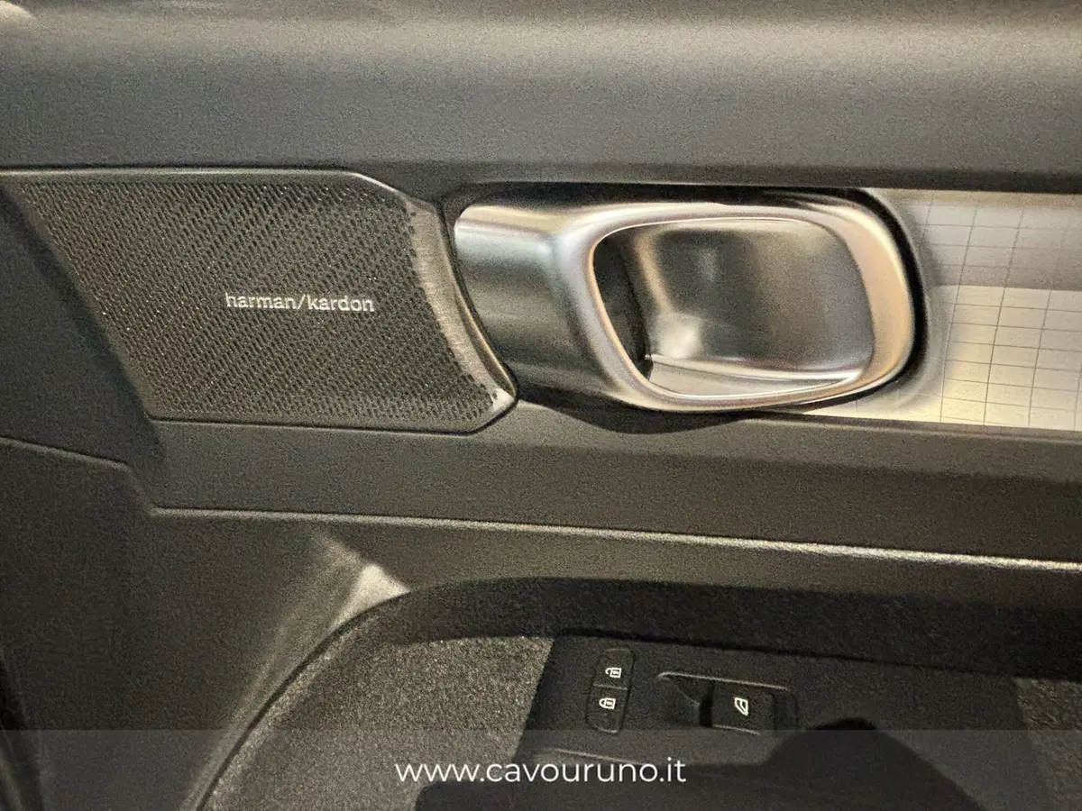 Volvo XC40 nuova a Ferrara (5)