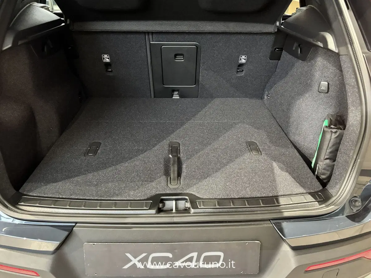 Volvo XC40 nuova a Ferrara (9)