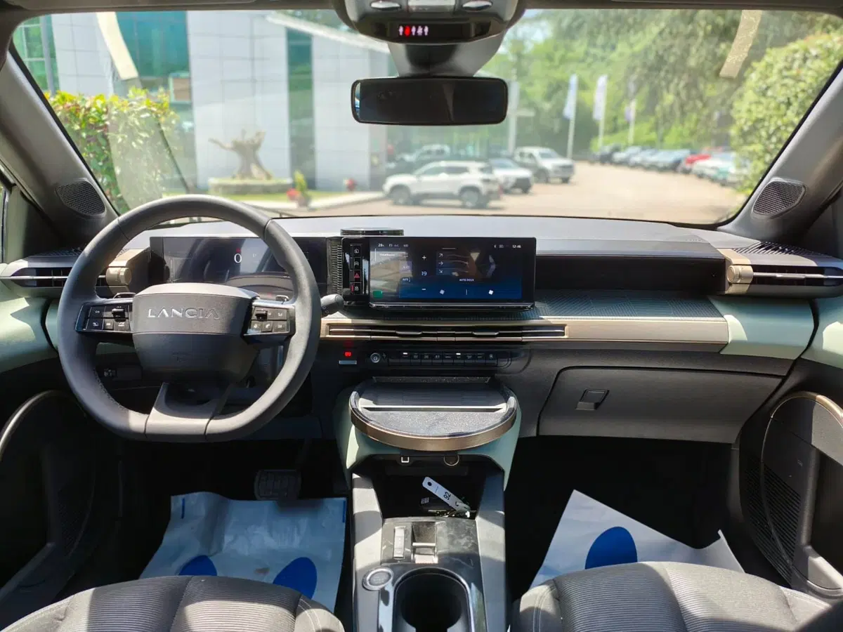 Lancia Ypsilon nuova a La Spezia (9)