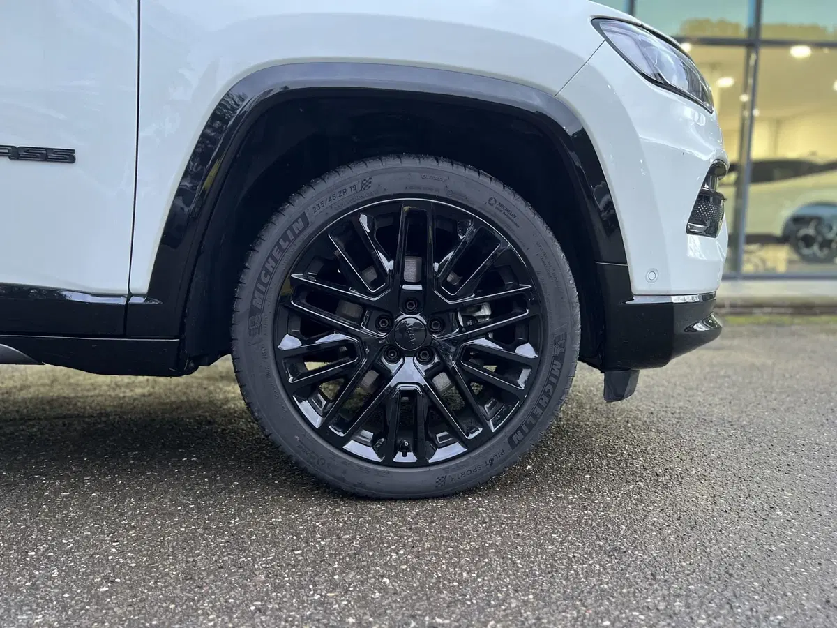 Jeep Compass usata a La Spezia (9)