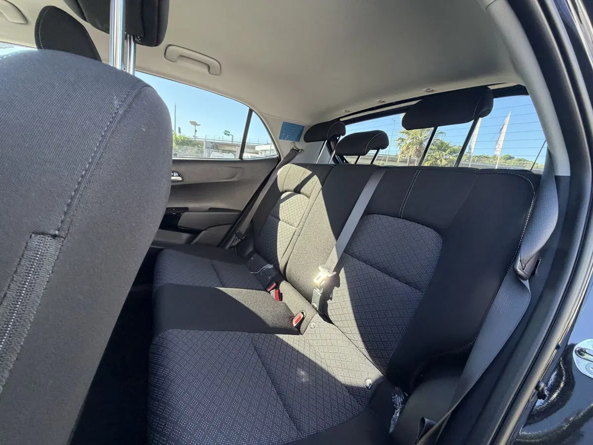 Kia Picanto nuova a La Spezia (11)