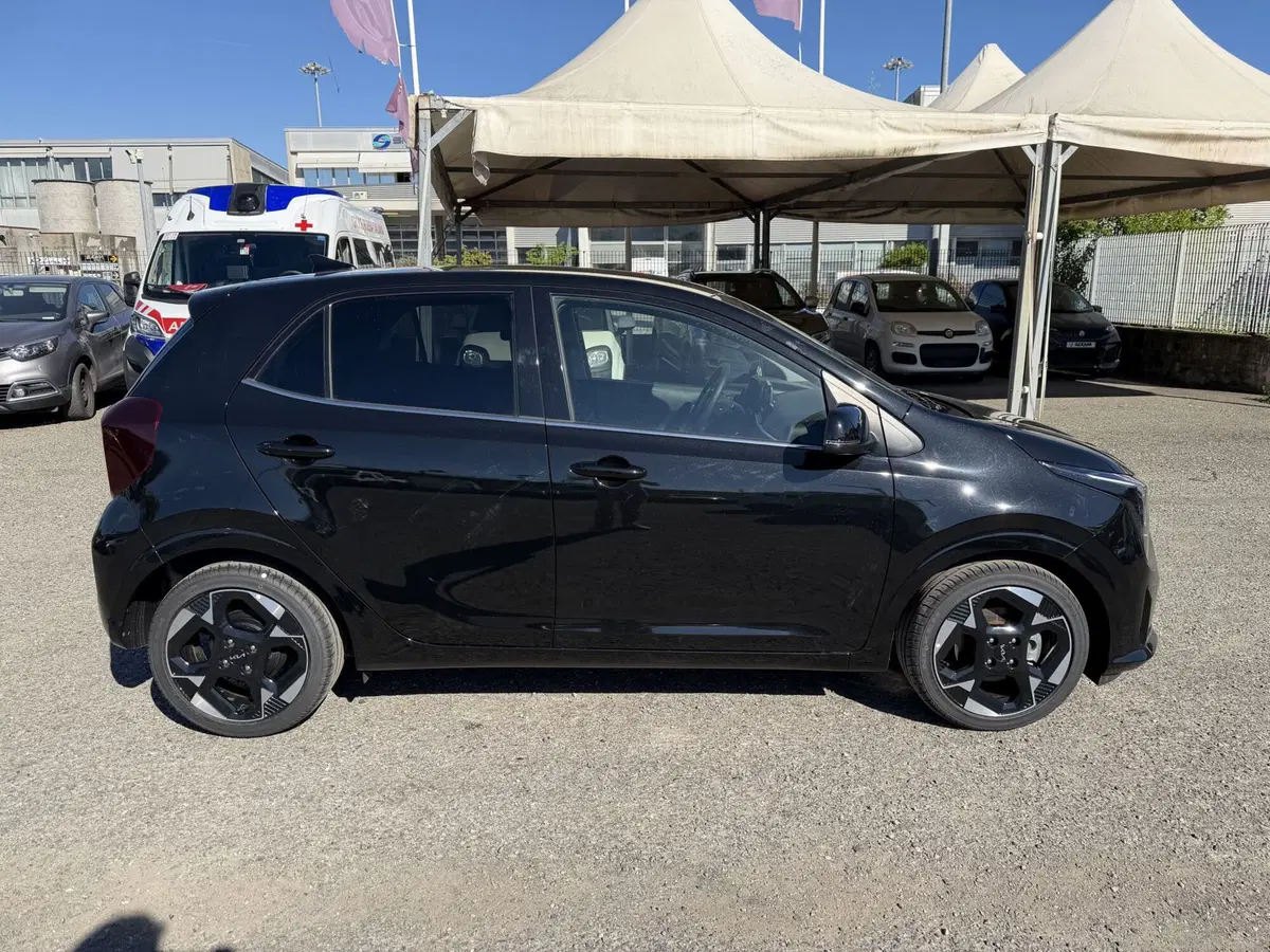 Kia Picanto nuova a La Spezia (8)