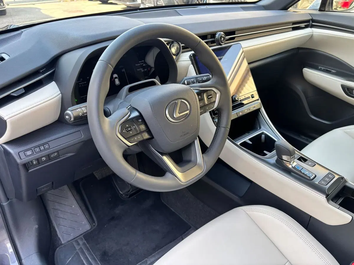 Lexus LBX usata a Modena (10)