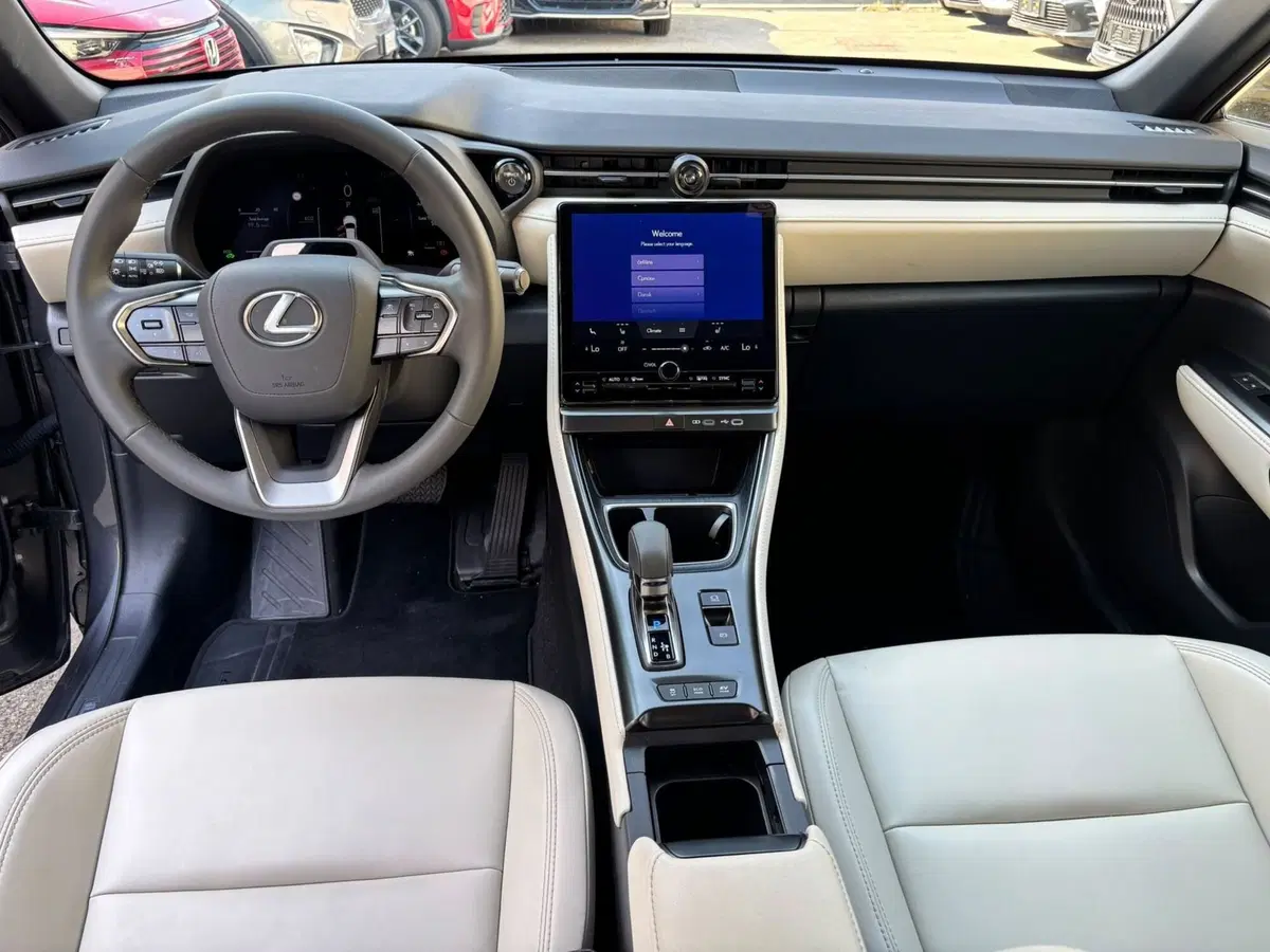 Lexus LBX usata a Modena (12)