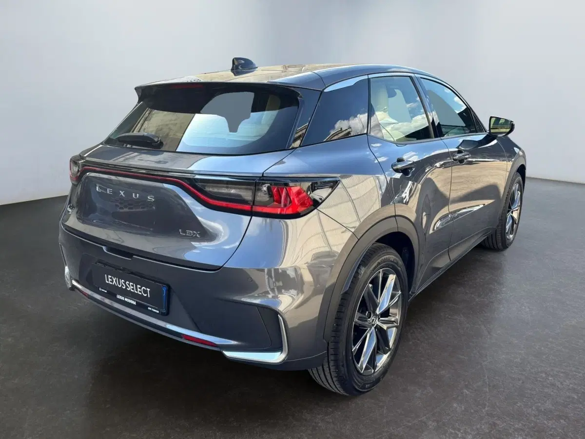 Lexus LBX usata a Modena (7)