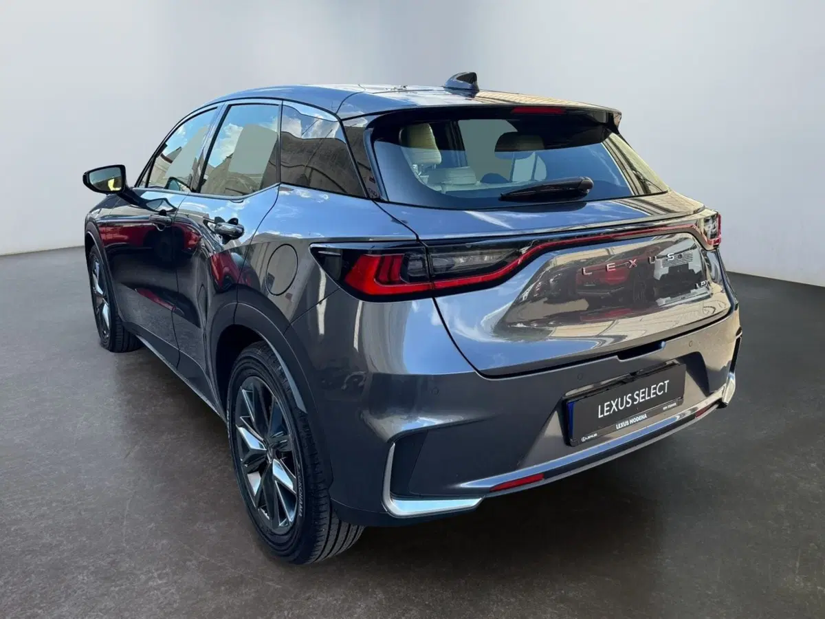 Lexus LBX usata a Modena (8)