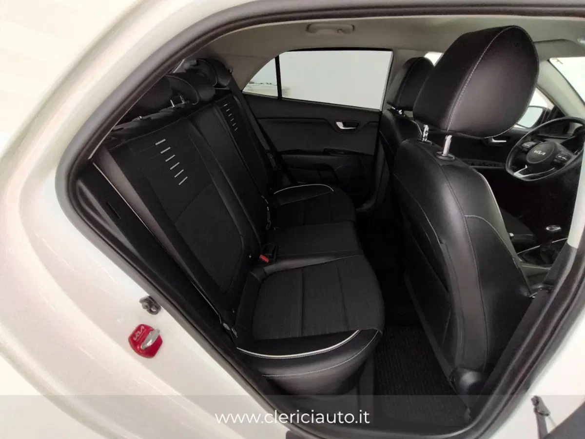 Kia Rio usata a Como (5)