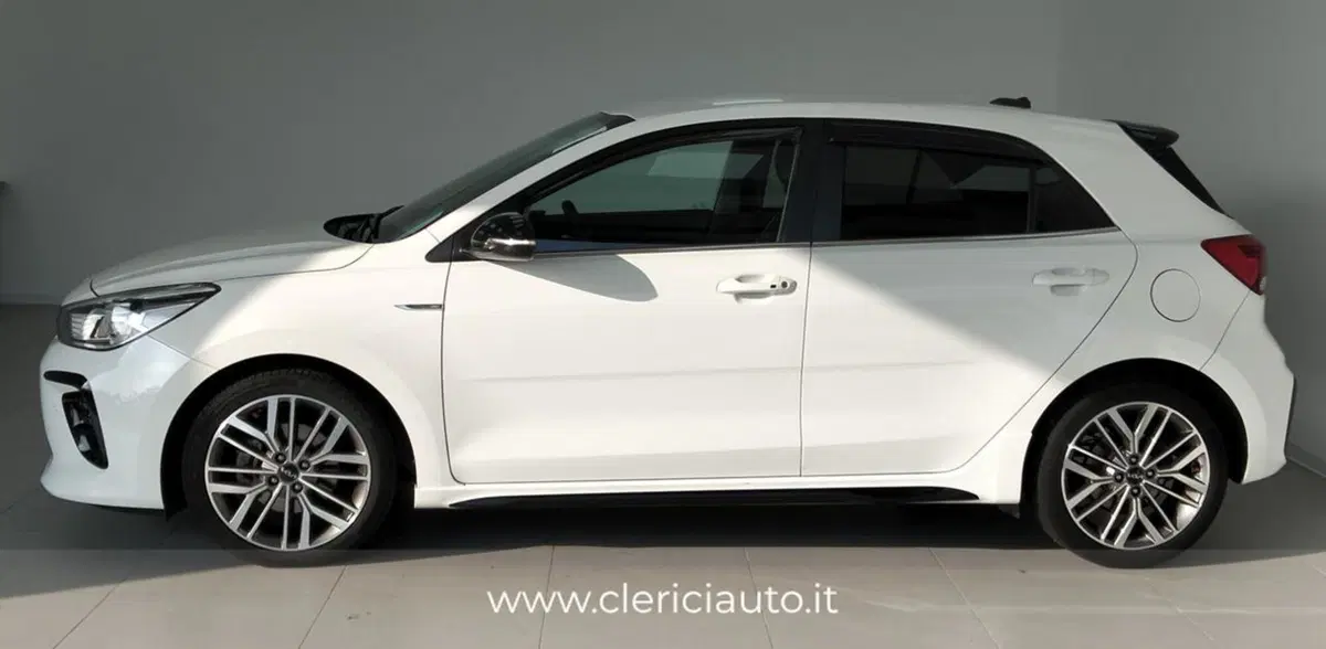 Kia Rio usata a Como (8)