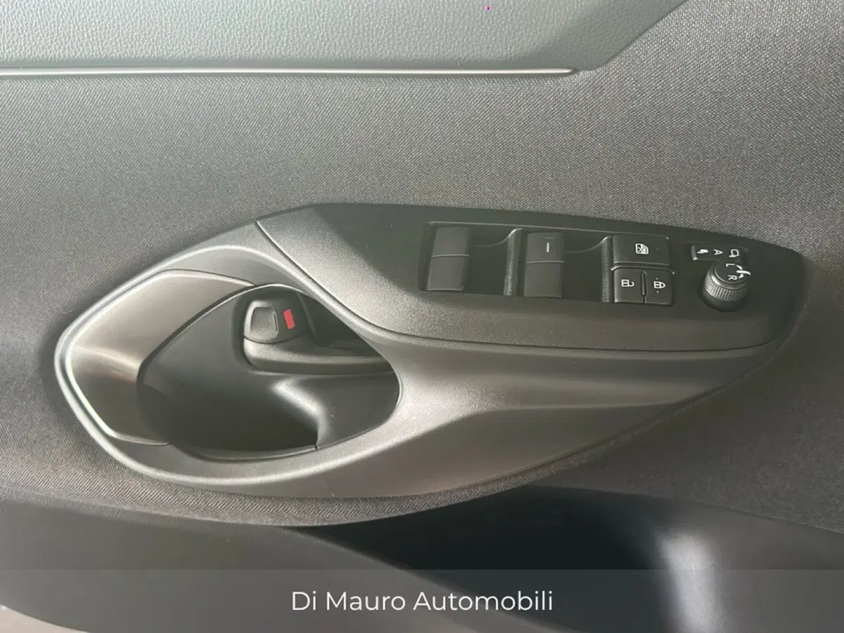 Toyota Yaris Cross usata a Napoli (17)
