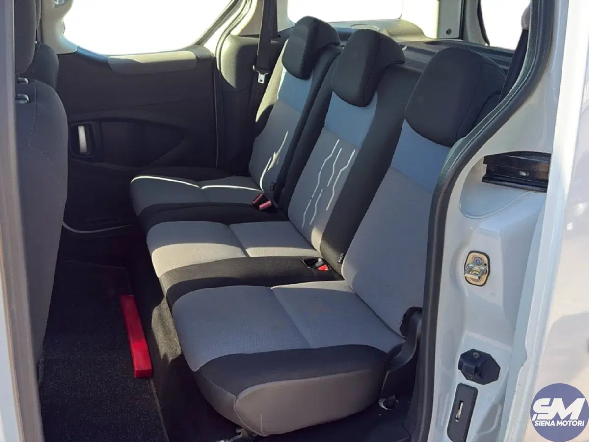 Peugeot Partner usata a Siena (17)
