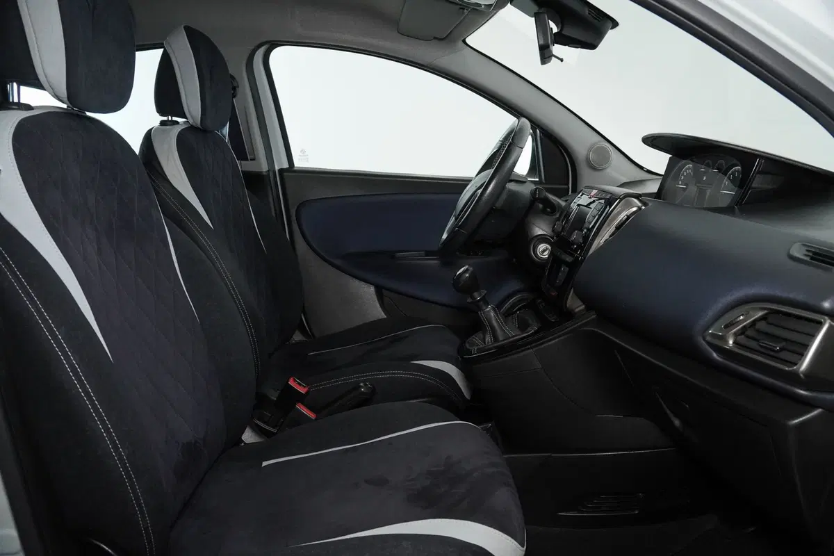 Lancia Ypsilon usata a Perugia (10)