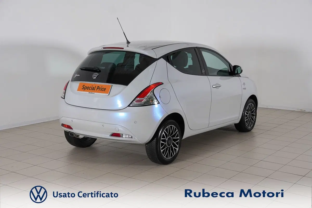 Lancia Ypsilon usata a Perugia (4)