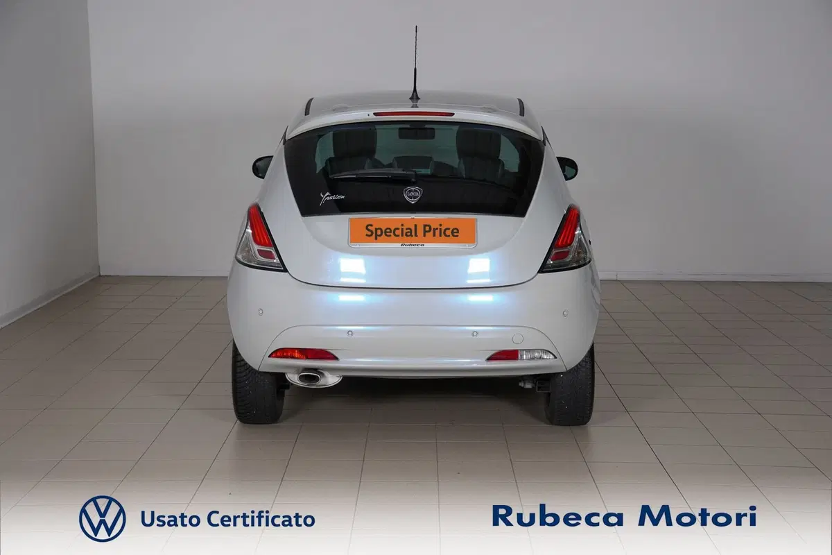 Lancia Ypsilon usata a Perugia (5)