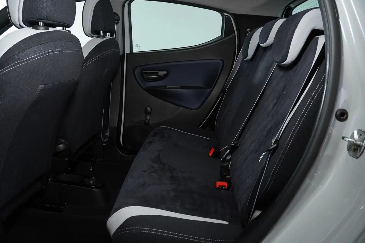 Lancia Ypsilon usata a Perugia (8)