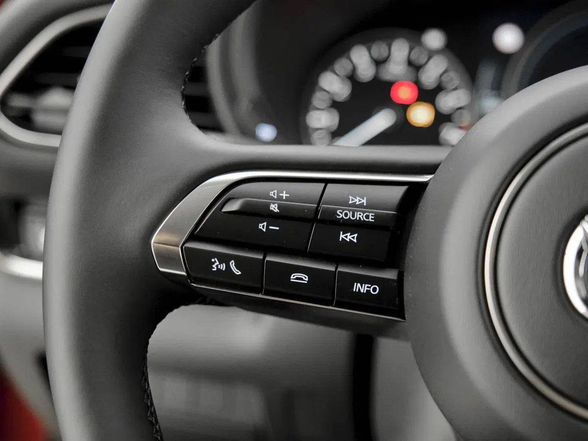 Mazda CX-30 nuova a Prato (9)