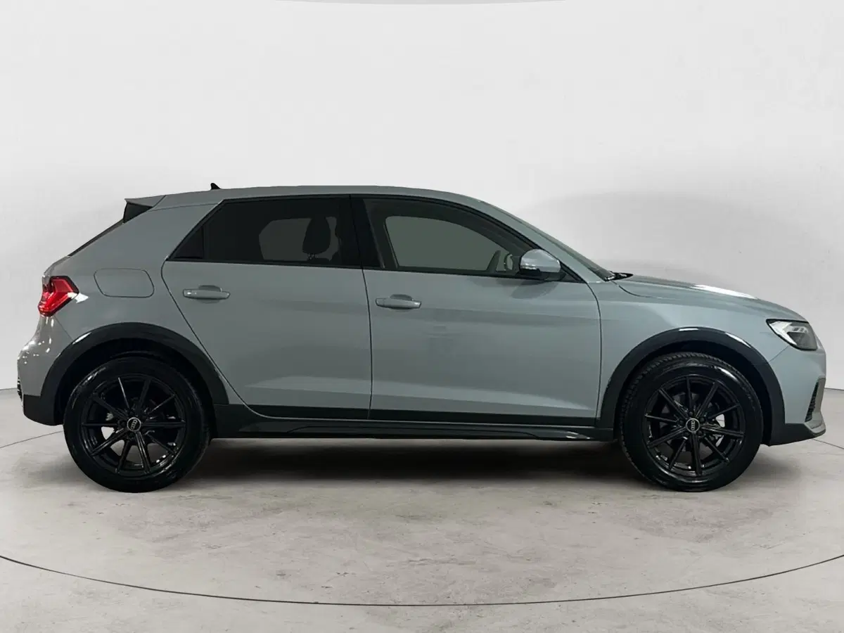 Audi A1 allstreet usata a Napoli (5)