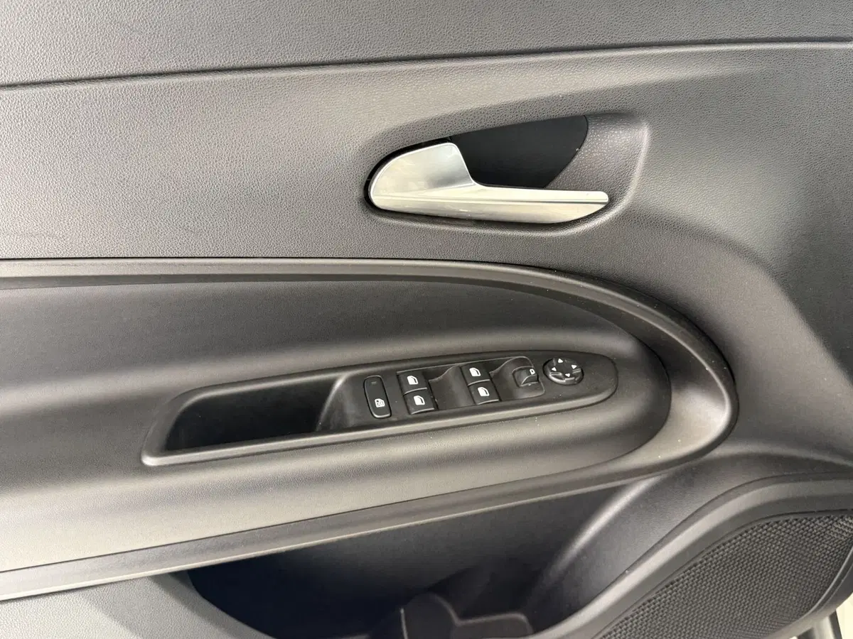 Jeep Avenger usata a Perugia (8)