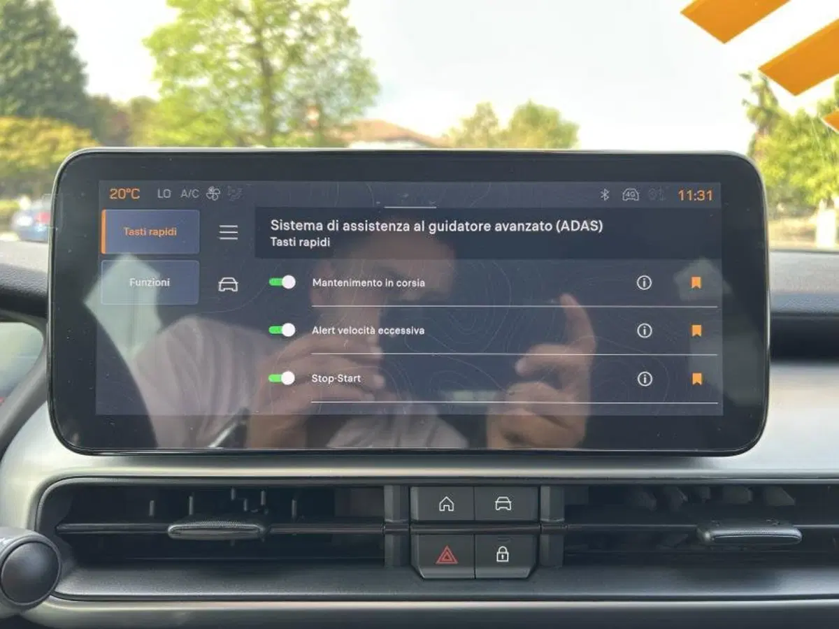 Jeep Avenger nuova a Cuneo (19)