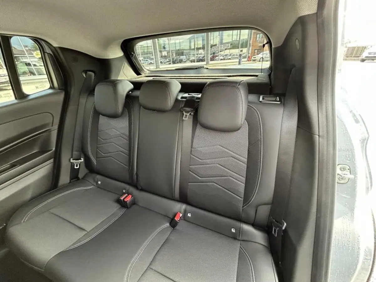 Jeep Avenger nuova a Cuneo (8)