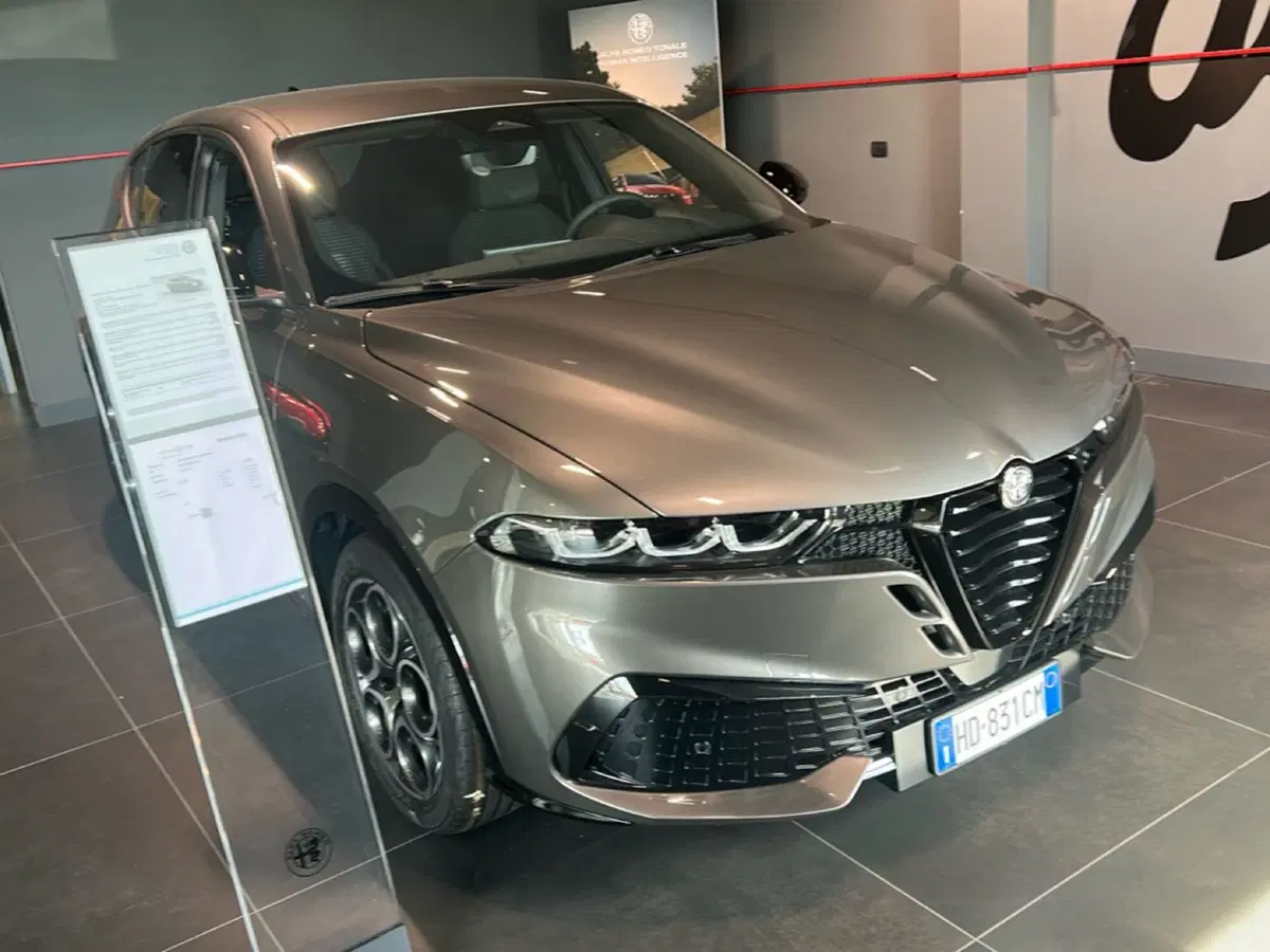 Alfa Romeo Tonale nuova a Frosinone (2)