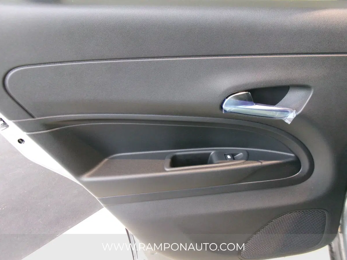 Jeep Avenger nuova a Venezia (14)