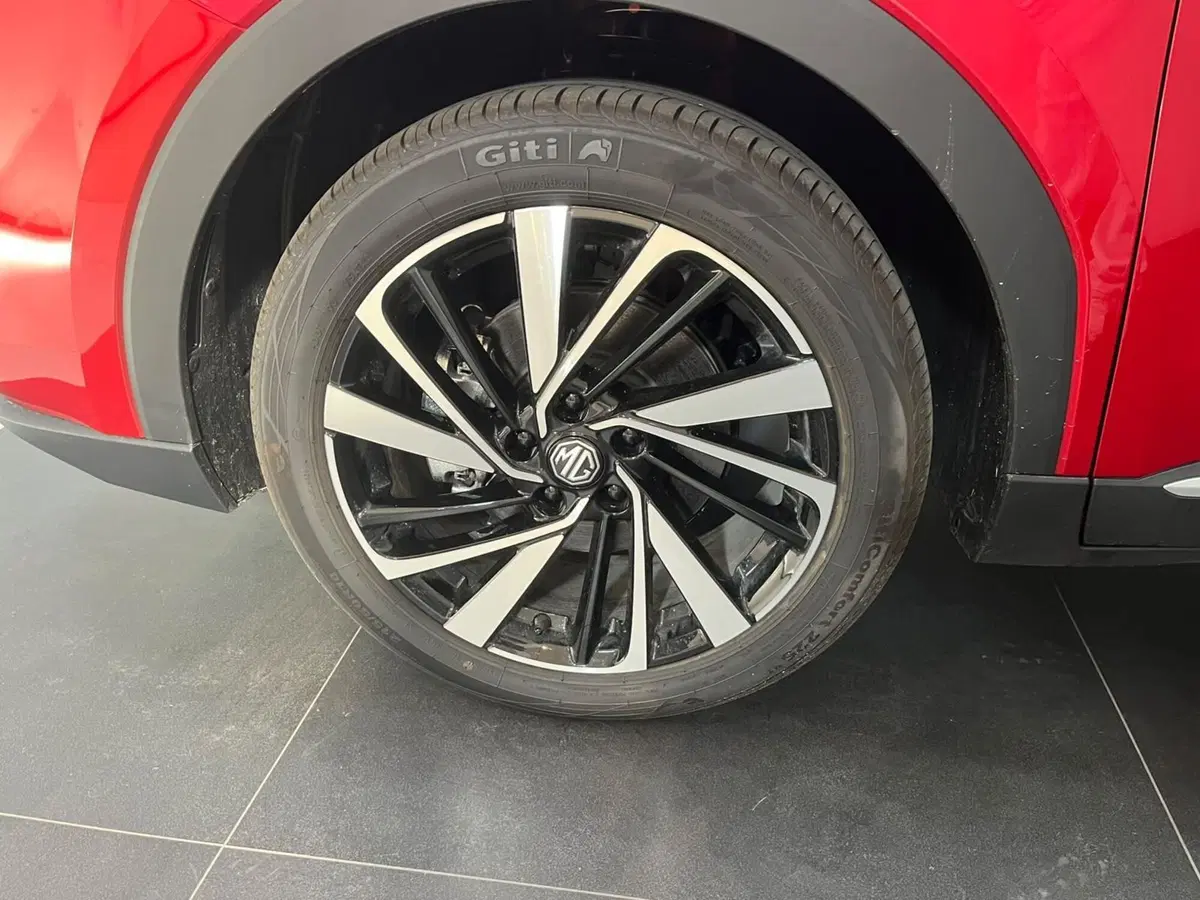Mg ZS nuova a Lucca (8)