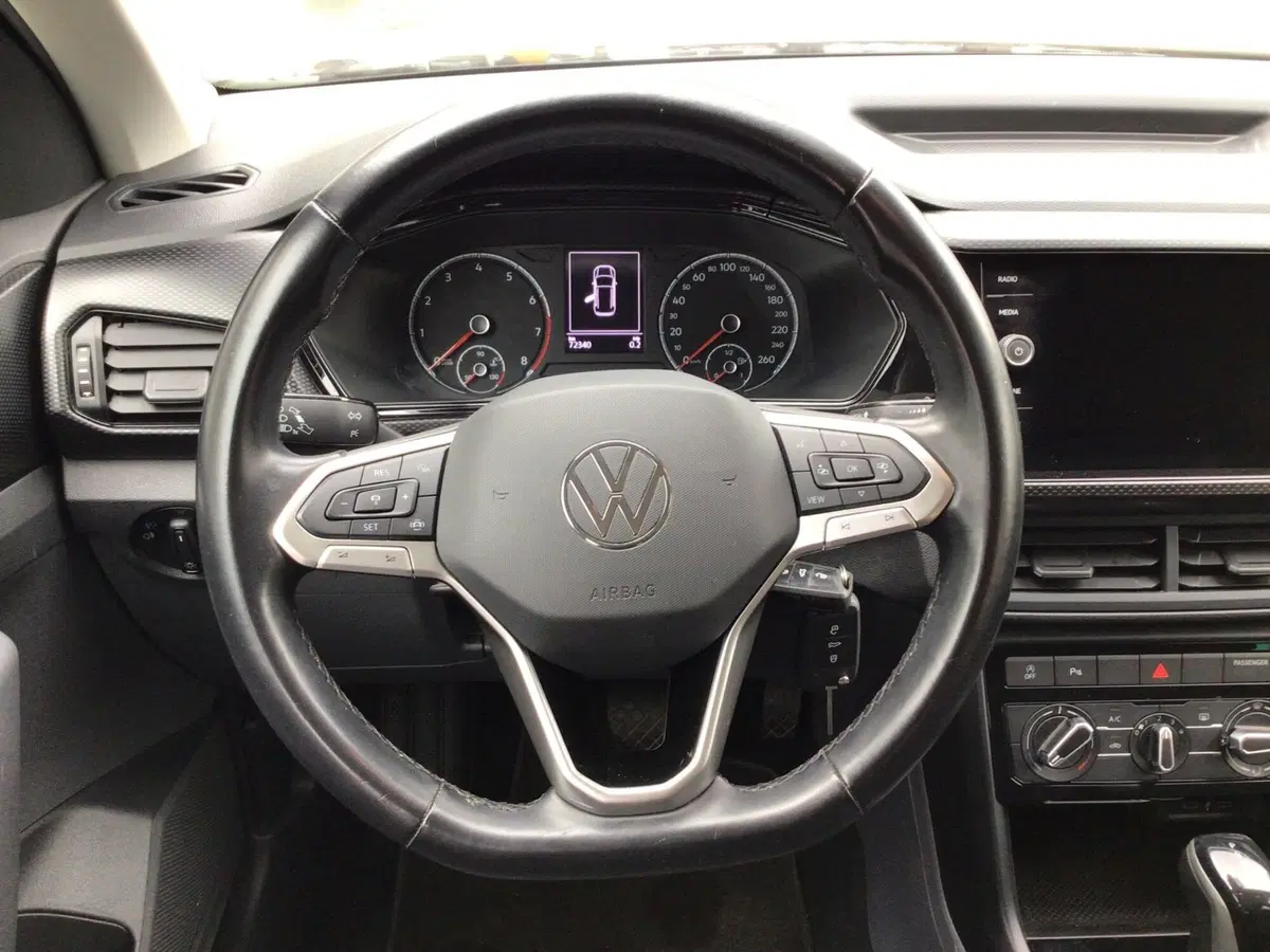 Volkswagen T-Cross usata a Genova (11)