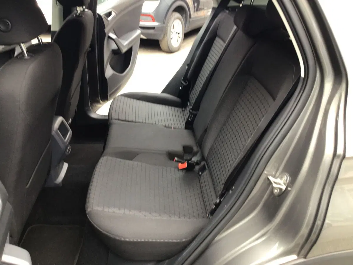 Volkswagen T-Cross usata a Genova (12)
